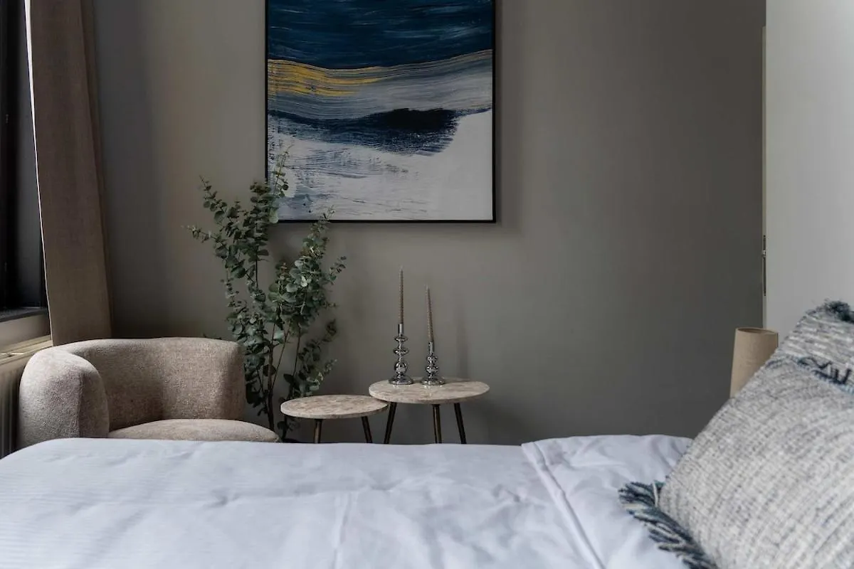 Elegant Balcony Suite Antwerp