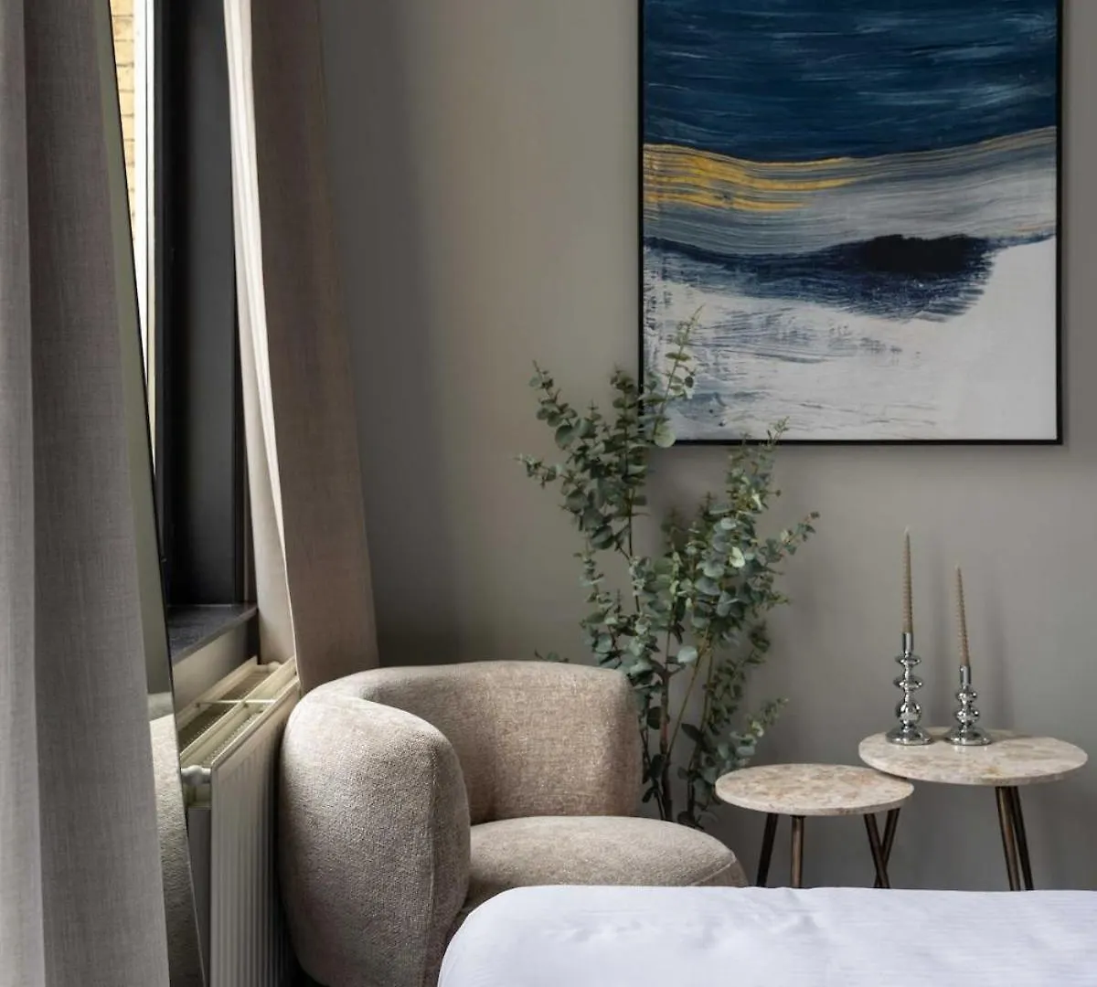 Elegant Balcony Suite Antwerp